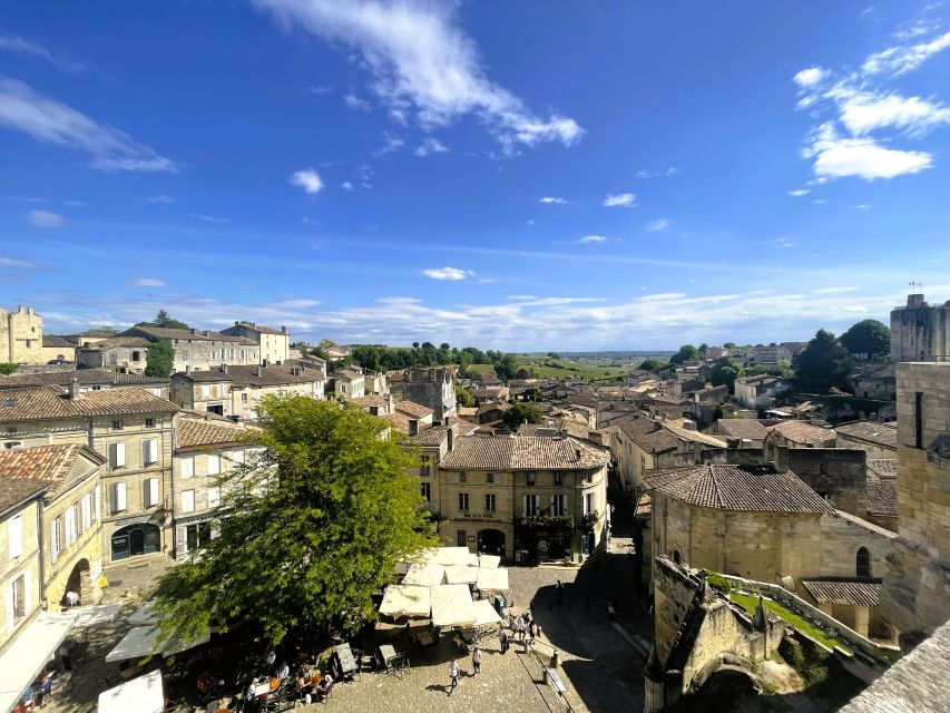Bordeaux: St-Emilion Vineyards e-Bike Tour with Wine & Lunch - Getting Out of Bordeaux: Place des Quinconces to St-Émilion