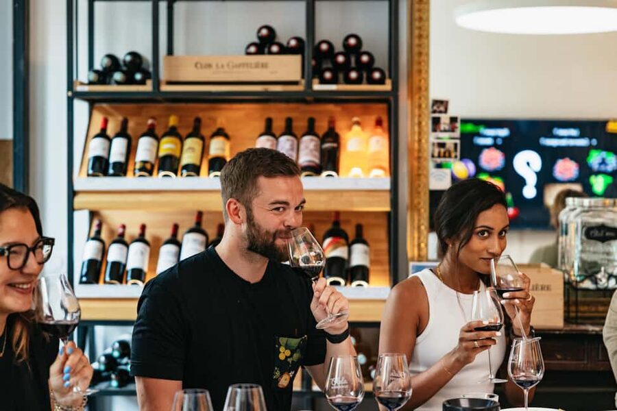 Bordeaux: Wine Masterclass with Cheese and Charcuterie Board - The 90-Minute Rhythm: How the Lesson Fits Around Tastings