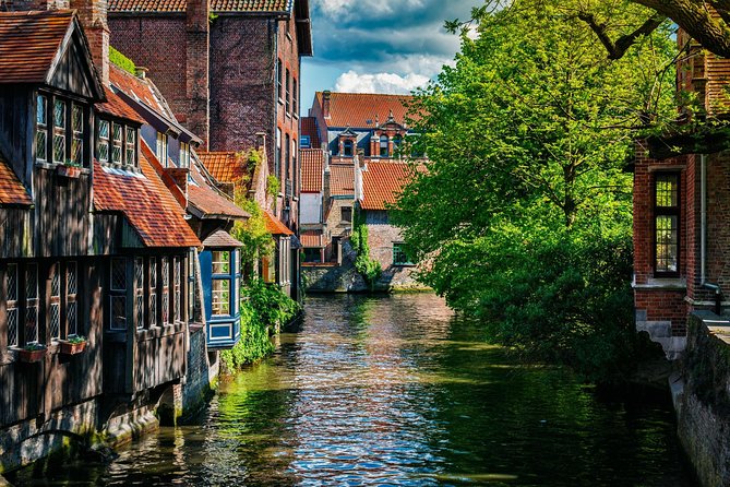 Bruges Guided or Audio Trip with Canal Cruise Option from Paris - Lunch and free time: how to use your hours without feeling rushed