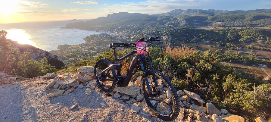 Calanques National Park: E-Mountain Bike with Virtual Guide - Why Calanques by e-mountain bike beats most sightseeing