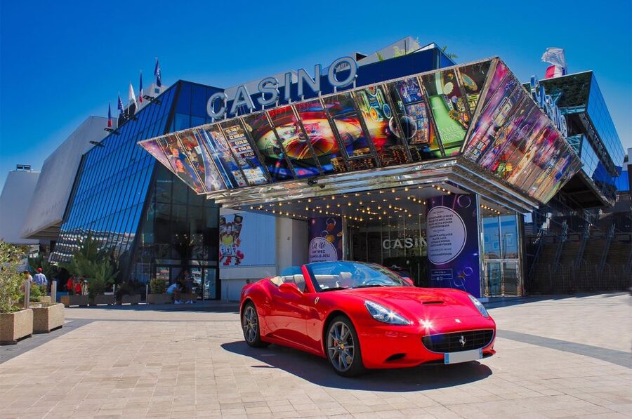 Cannes : Visite guidée en Ferrari sur les routes de Cannes - The “Ferrari on the Riviera” feeling is real, especially in Cannes