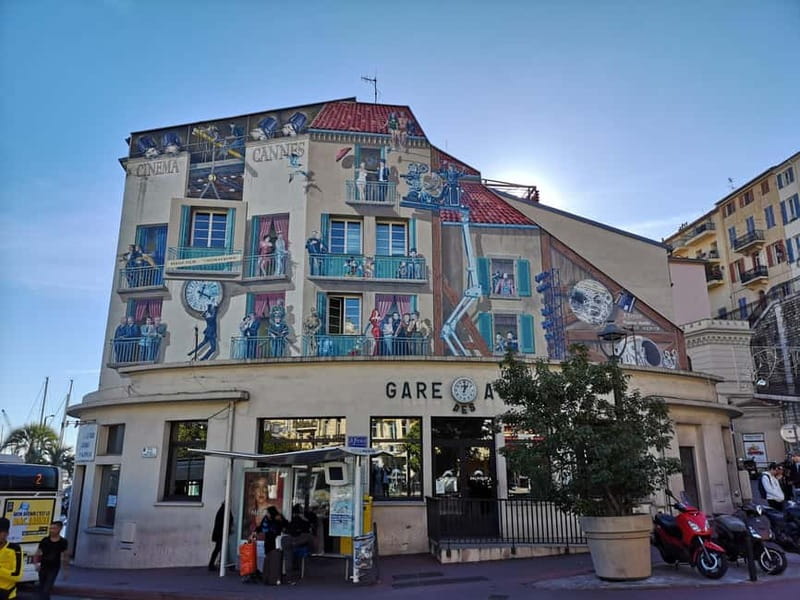Cannes Walking Tour with Little Souvenir - La Croisette: luxury promenade, plus where to look