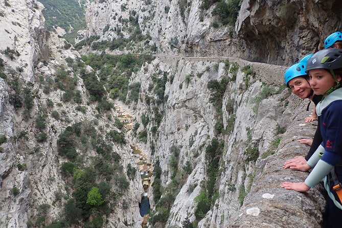 Canyoning descent of the Galamus Gorge - Returning from the gorge: a short steep section and the Hermitage of Galamus
