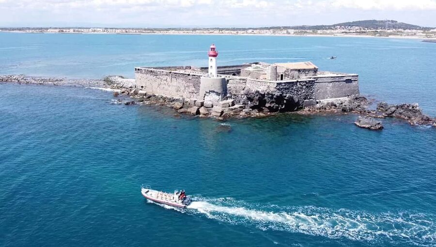 Cap d'Agde: 2-hour boat trip, guided tour + swimming - Fort Brescou from the water, not just from a postcard