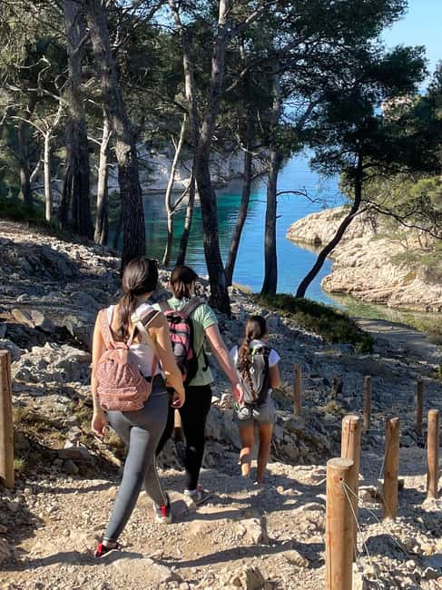 Cassis: 3 Calanques Half-Day Hiking Tour with Swimming - Entering the Calanques National Park from Cassis, your 7 km route