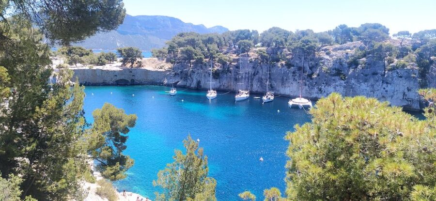 Cassis: 3 Calanques Half-Day Hiking Tour with Swimming - Fitness, footwear, and packing for a confident Calanques day