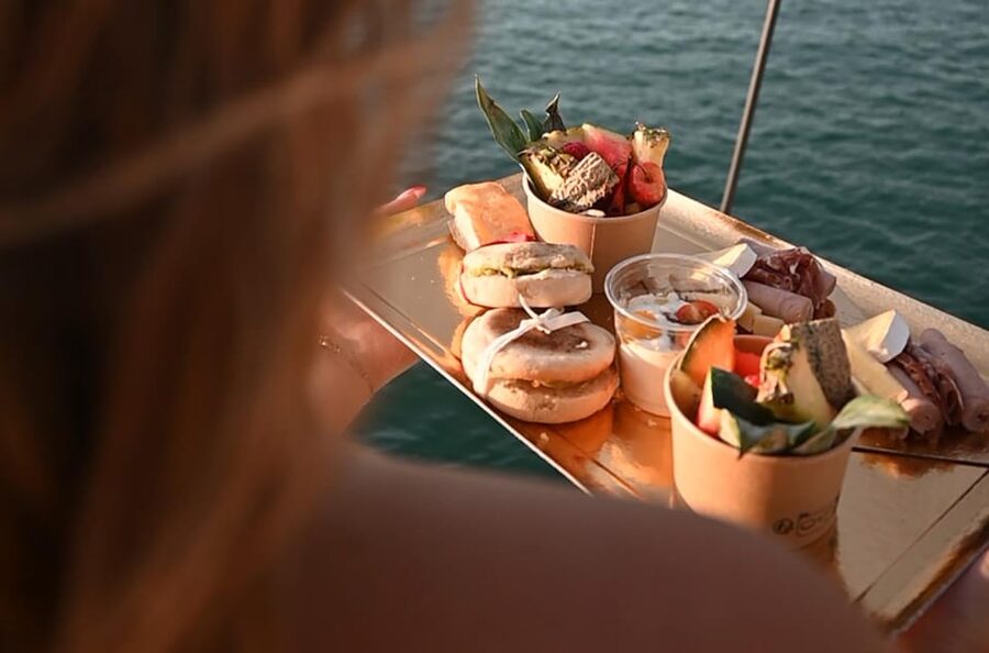 Catamaran Lucile | Sunday brunch - The Live DJ on a Lunch Cruise, Yes It Works