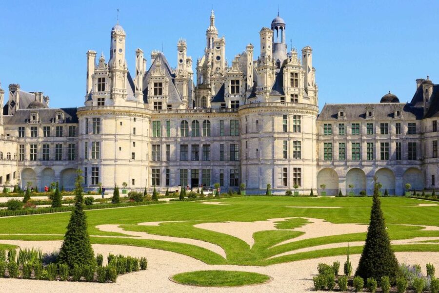 Chambord: Entry Ticket to the Castle - Inside the castle: 60+ rooms, 400 rooms worth of wonder