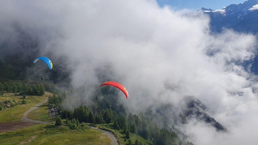 Chamonix: Tandem Paragliding Flight with Video - Lift-off to Mont-Blanc views, then drifting into the Graian Alps