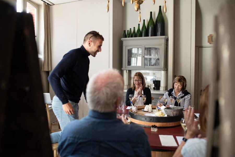 Champagne: Champagne Tasting Class with Lunch - Blind tasting three Champagnes: how the quiz makes your palate sharper