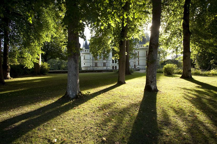 Château of Azay-le-Rideau Entry Ticket - Your visit flow: from ticket entry to the dream-like path