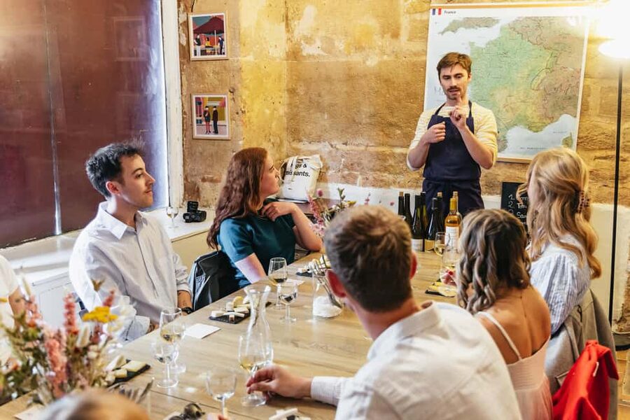 Cheese & Wine Tasting in Montmartre with Local Cheesemonger - The tasting lineup: 8 cheeses, 5 wines (including sparkling) that teach by pairing
