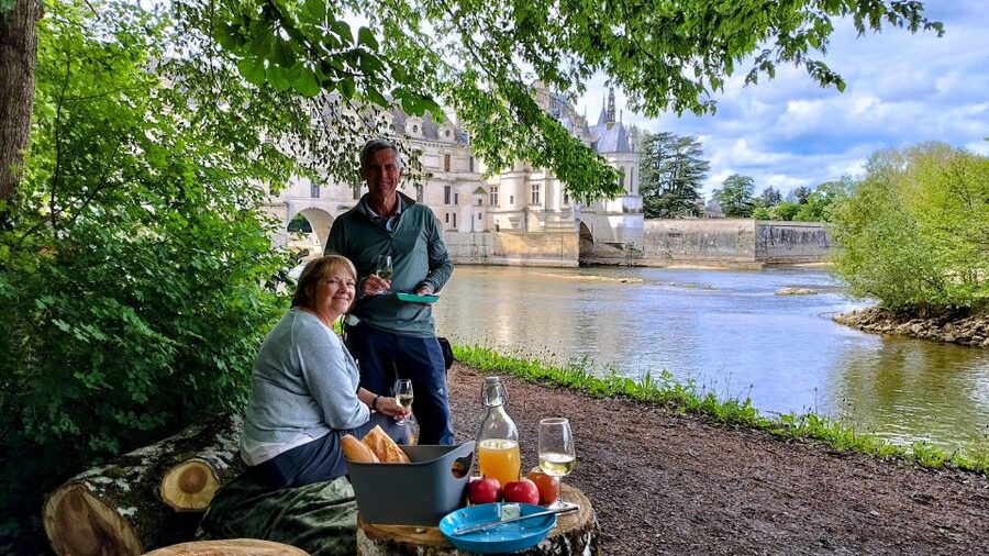 Chenonceau: E-Bike Guided Tour & Gourmet Picnic Lunch - From Roman road vibes to Bourré troglodyte caves and Montrichard views
