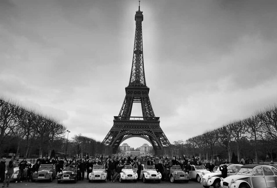 Classic, Romantic Paris: 3-Hour Vintage 2CV Tour - Montmartre romance: Sacré-Cœur, Moulin Rouge, and Pigalle from street level