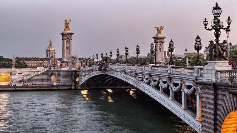 Classical and Monumental Paris Tour along the Seine River - A Seine walk that turns landmarks into stories