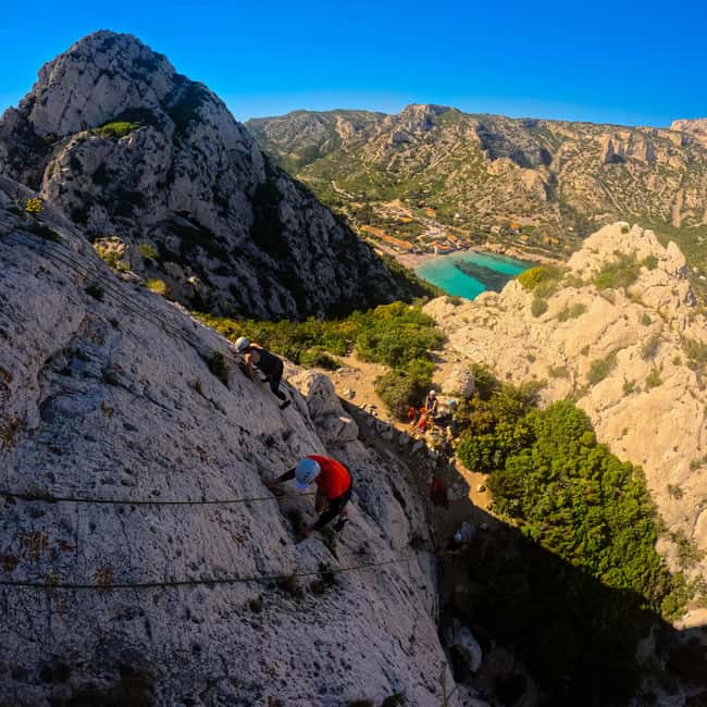 Climbing Discovery Session in the Calanques near Marseille - Why the Calanques are a great place for a first outdoor climb