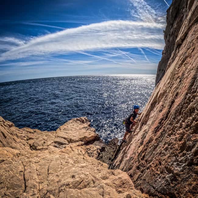 Climbing Discovery Session in the Calanques near Marseille - Rope skills you will actually use: belaying, knots, and safe habits