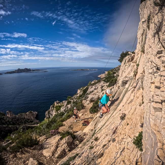 Climbing Discovery Session in the Calanques near Marseille - Equipment, clothing, and what to pack so you stay comfortable