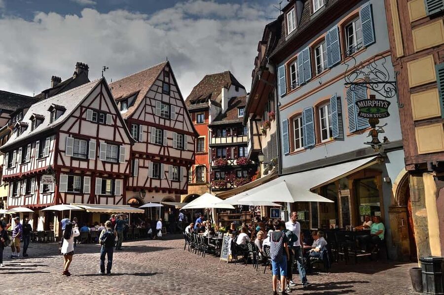 Colmar 2H Walking Tour to explore the Highlights of the city - Meeting at Place des Unterlinden: where your photos start working