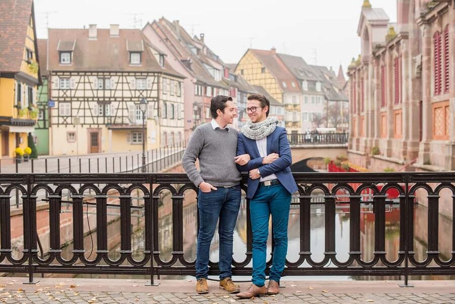 Colmar Tour: 2-Hour Walking Tour in Spanish with a Local Guide - From Rue des Têtes to Maison Pfister, getting your bearings fast