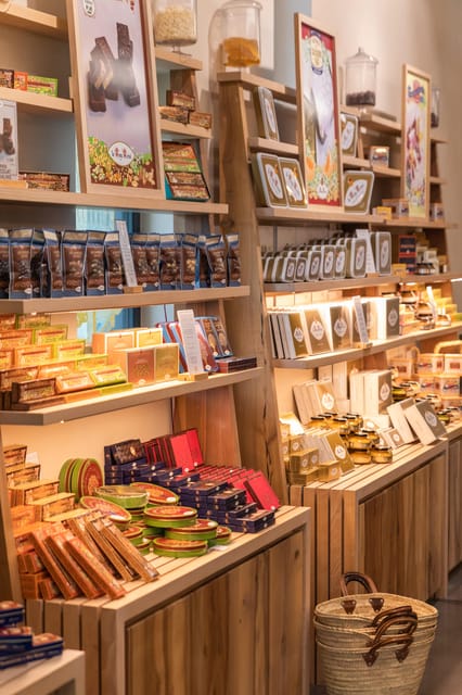 Confiserie du Roy René: gourmet guided tour of the calisson museum - Language reality check: French-only means you should plan your pace