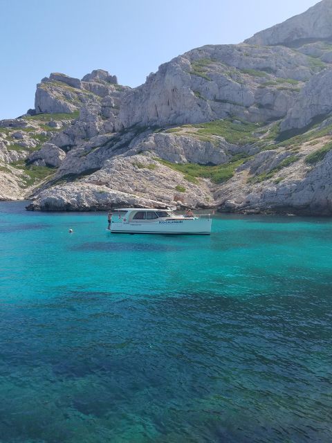 Cruise, Coffee and Swimming in the Calanques of Frioul - A quiet, half-day boat moment in Marseille’s waters