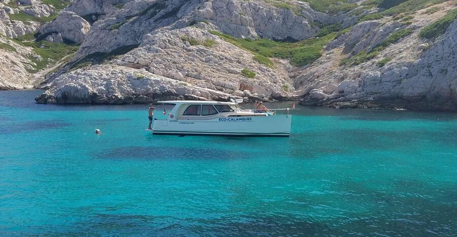 Cruise, Coffee and Swimming in the Calanques of Frioul - The boat setup: three options, random assignment, same comfort