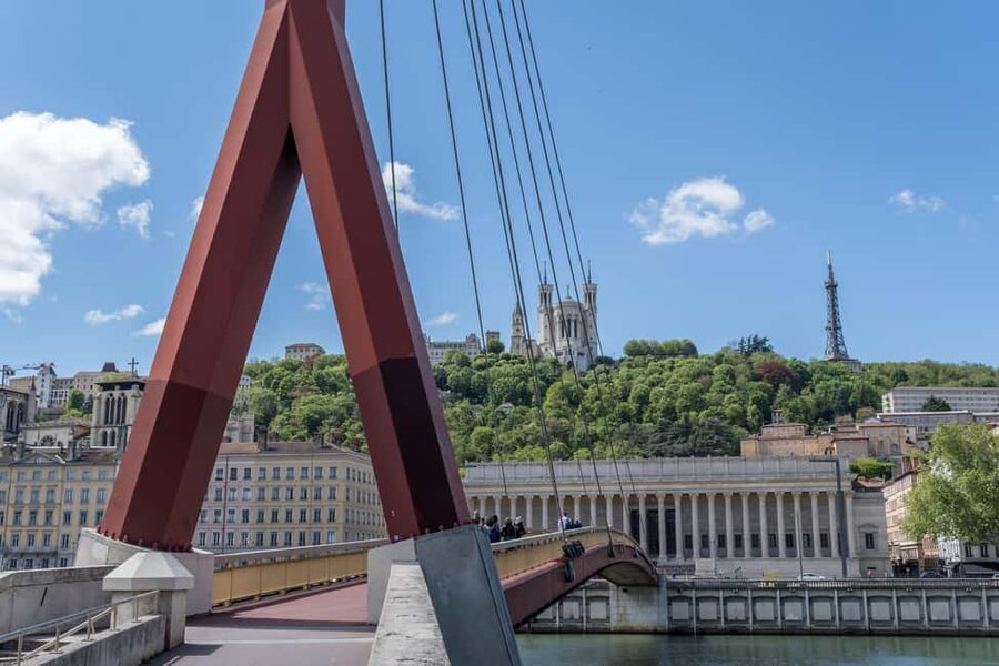 Culture History & Secrets: Lyon with a local artist -english - Vieux Lyon lanes, where the medieval city breathes