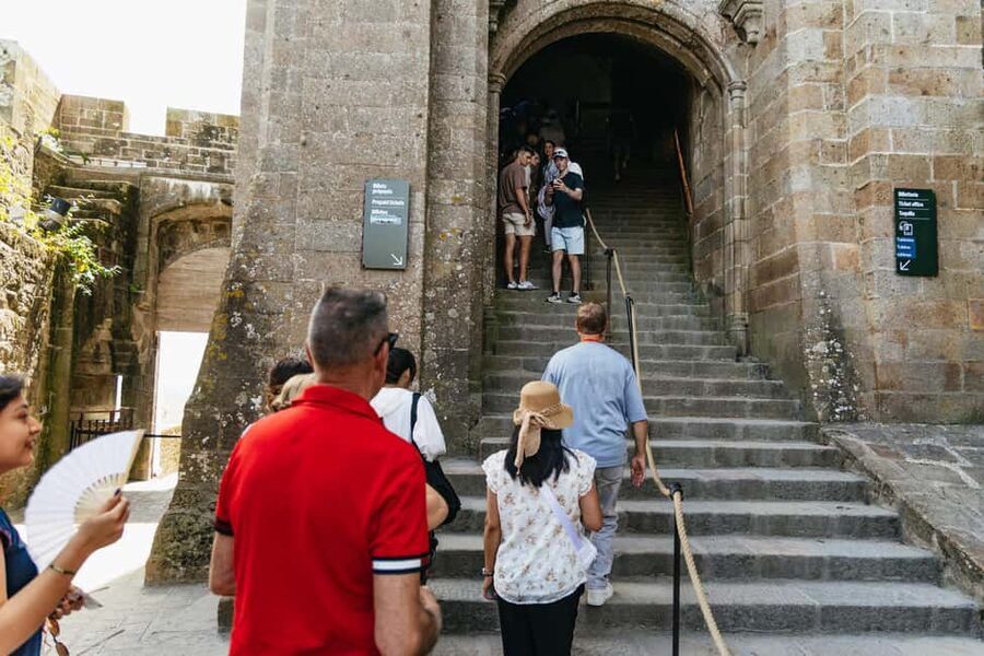 Day Trip to Mont-Saint-Michel from Paris - Exploring the medieval town: time for ramparts, snacks, and photos