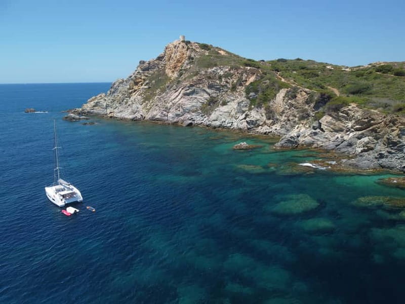 Departure from BRUSC: Half-day catamaran cruise - Who this Embiez catamaran fits best