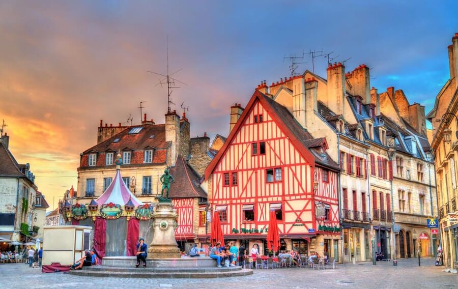 Dijon: Express Walk with a Local in 60 minutes - Dijon’s medieval core: how a local helps you read the streets