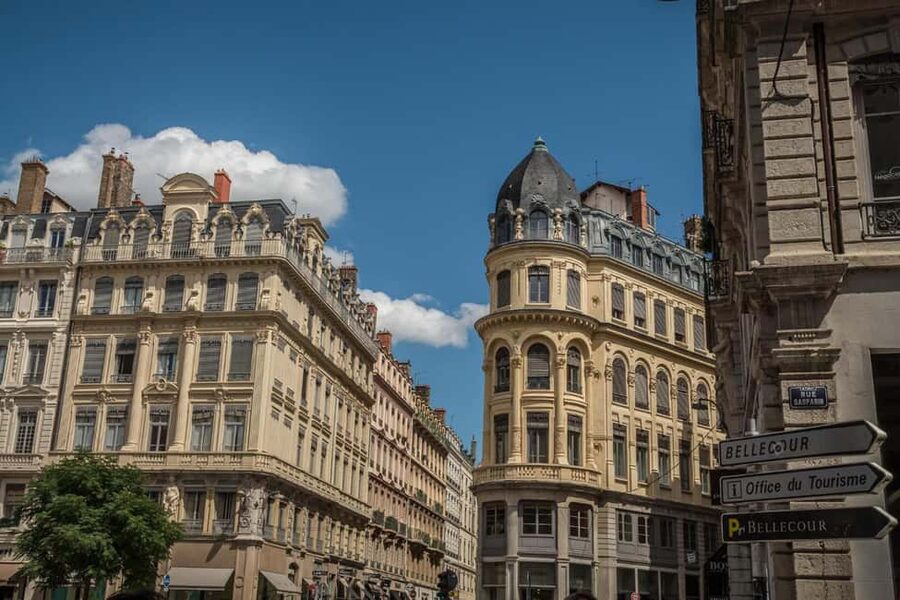 Dijon: Express Walk with a Local in 60 minutes - Palais des Ducs et des États de Bourgogne: the landmark that sets the tone