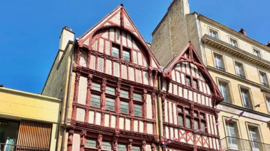 Discover Caen like never before: Guided tours between history & secrets! - Cobblestones and half-timbered houses with real street-level details