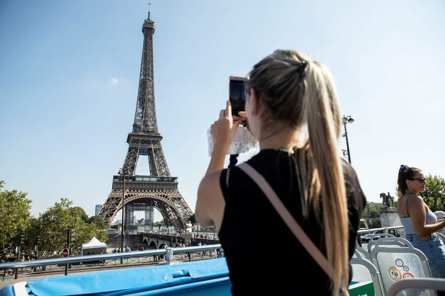 Disneyland Paris: Bus Sightseeing Tour in Paris - The Ride Into Paris: Time Used for Transit, Not Guesswork