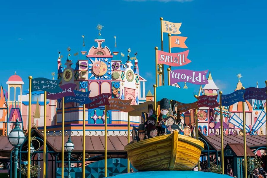 Disneyland® Paris Tickets and Shuttle Transport - Arrival at Winnie Parking: Where Your Disney Day Starts