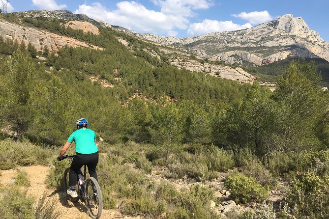 E-Bike tour of Sainte Victoire Mountain, Aix-en-Provence - Montagne Sainte Victoire: viewpoints, trails, and the Cézanne connection
