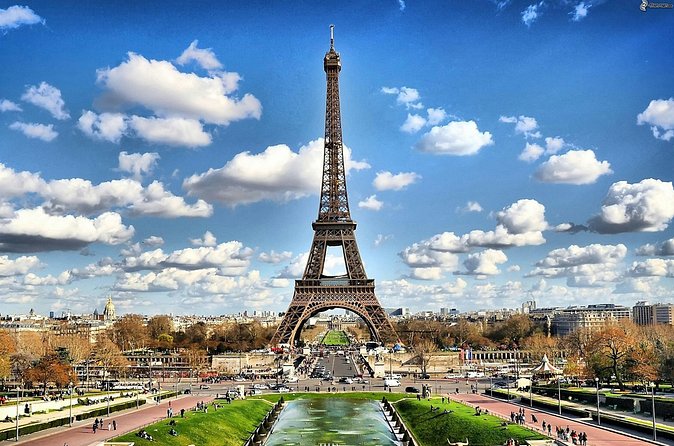 Eiffel Tower Dedicated Reserved Access Top or 2nd floor by lift - Your Guide on the Ground: Facts, Questions, and Photo Help