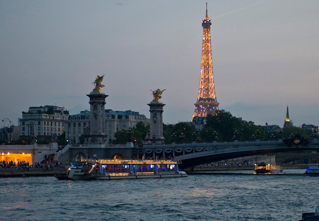Eiffel Tower Dinner Experience and Sightseeing Seine River Cruise - One-Hour Seine Cruise With Audio Guide: What You See and How to Watch It