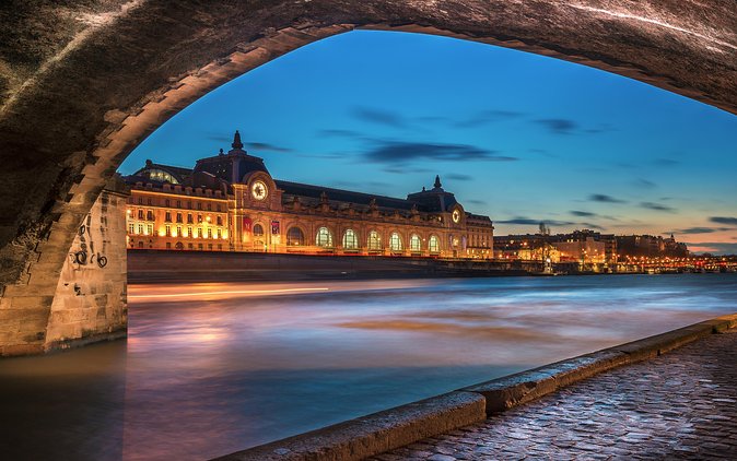 Eiffel Tower Dinner Experience and Sightseeing Seine River Cruise - Price and Value: Is This About Romance, or About the Eiffel Tower Token?