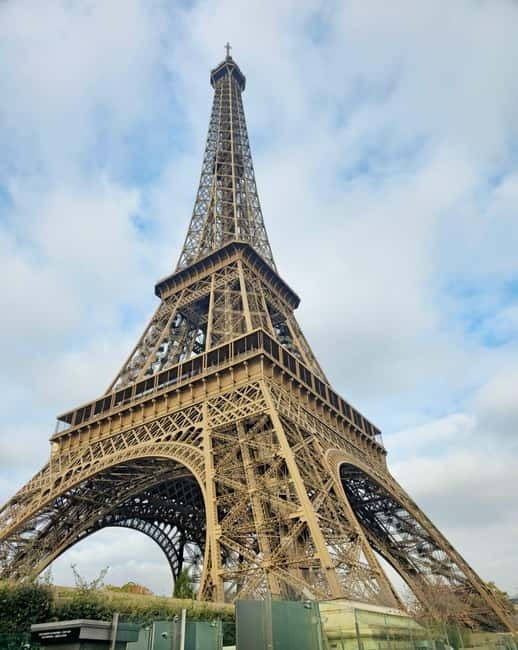Eiffel Tower Entry: Summit or 2nd Floor with Audioguide - The 1st-Floor Glass Walkway: The 200-Foot Reality Check