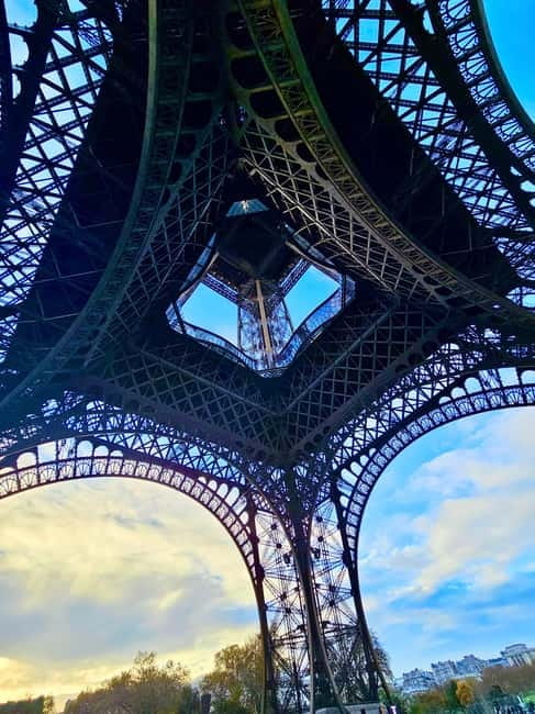 Eiffel Tower Entry: Summit or 2nd Floor with Audioguide - Time on Site: How the 2-Hour Visit Works in Real Life
