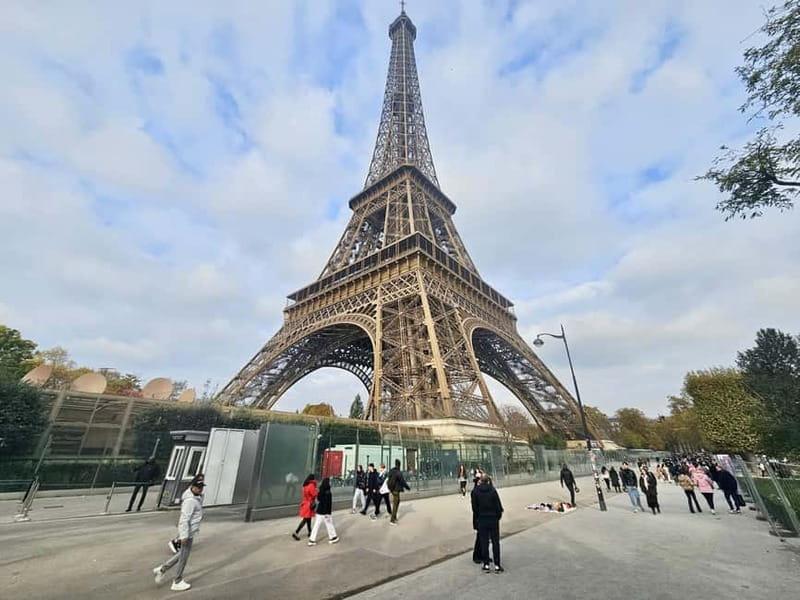 Eiffel Tower Entry: Summit or 2nd Floor with Audioguide - Who This Experience Fits Best (and Who Should Skip)