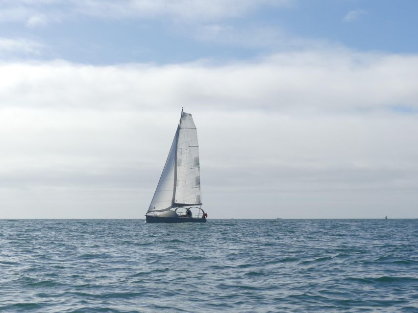 Evening aperitif cruise at the entrance of Morbihan's Gulf - Small Group Size: Why It Feels Like Friends, Not a Bus Tour