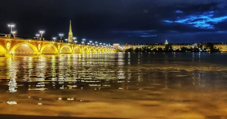 Exclusive! Bordeaux: Nighttime Highlights Walking Tour - The Cannelé Stop: Your One Included Sweet