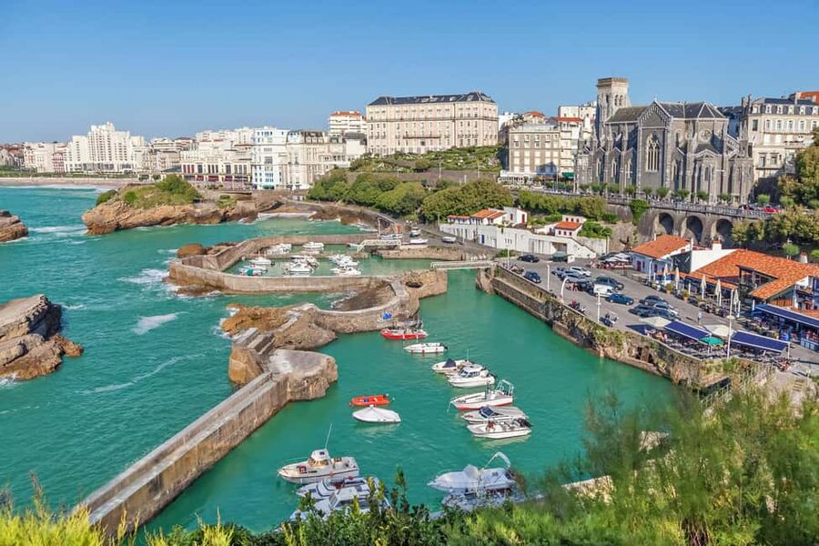 Excursion to the French Basque Country: Biarritz, Bayonne, and Saint-Jean-de-Luz - Bayonne on Foot: Town Hall, St. Andrew, Port Neuf, and the Gothic Cathedral