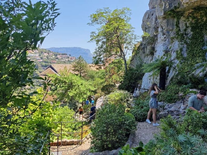 Èze: Walking Tour with a Certified Local Guide - Where the walk begins, and why Place du Centenaire matters