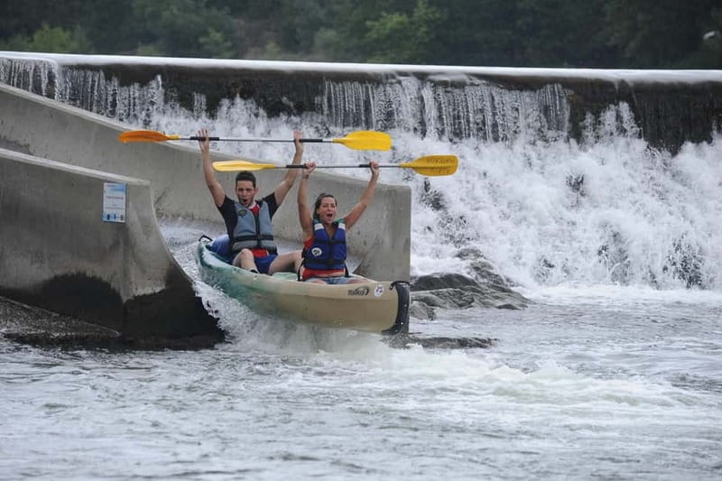 Family Canoe/Kayak Trip on the Ardèche: 3 hours - about 12 km - Meeting Alain Bateaux at the shade-and-park pier
