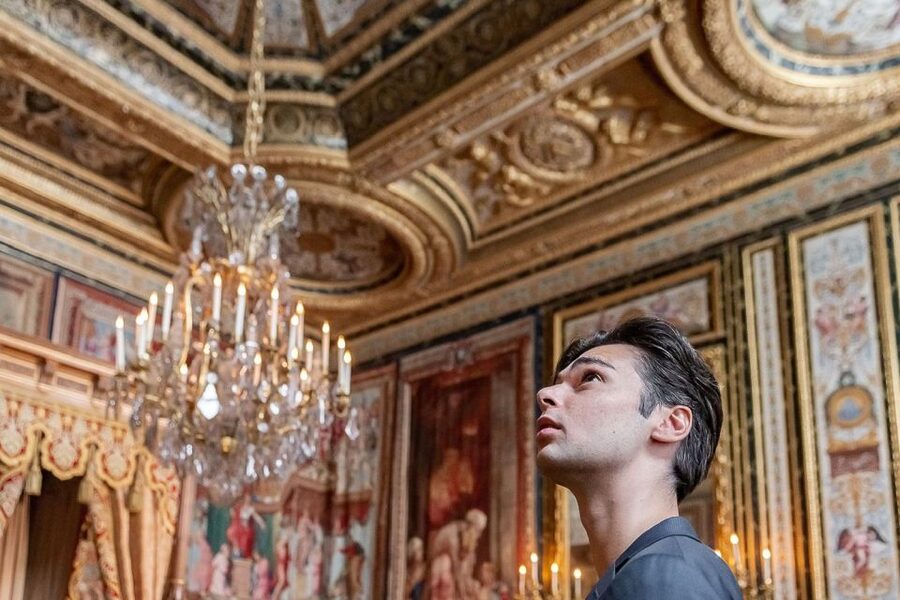Fontainebleau & Vaux-le-Vicomte Châteaux Day Tour from Paris - Fontainebleau UNESCO: Seven Centuries of Royal Life in Opulent Rooms