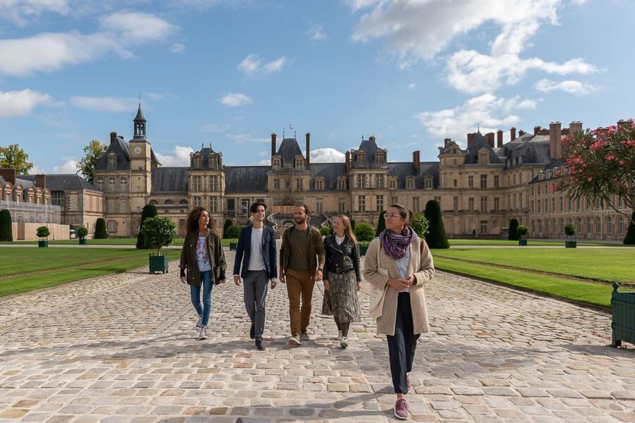 Fontainebleau & Vaux-le-Vicomte Châteaux Day Tour from Paris - Audio Guides Instead of a Live Guide: Good, Plus a Trade-Off