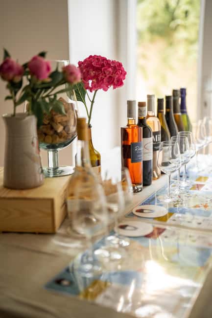 Frecnh Wine Tasting in City Center of Nice - What You Really Get: 8 Wines, Plus Cheese and Snacks
